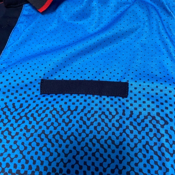 Selling one golf shirt bought online that’s a little too tight for my liking. - Picture 6 of 8